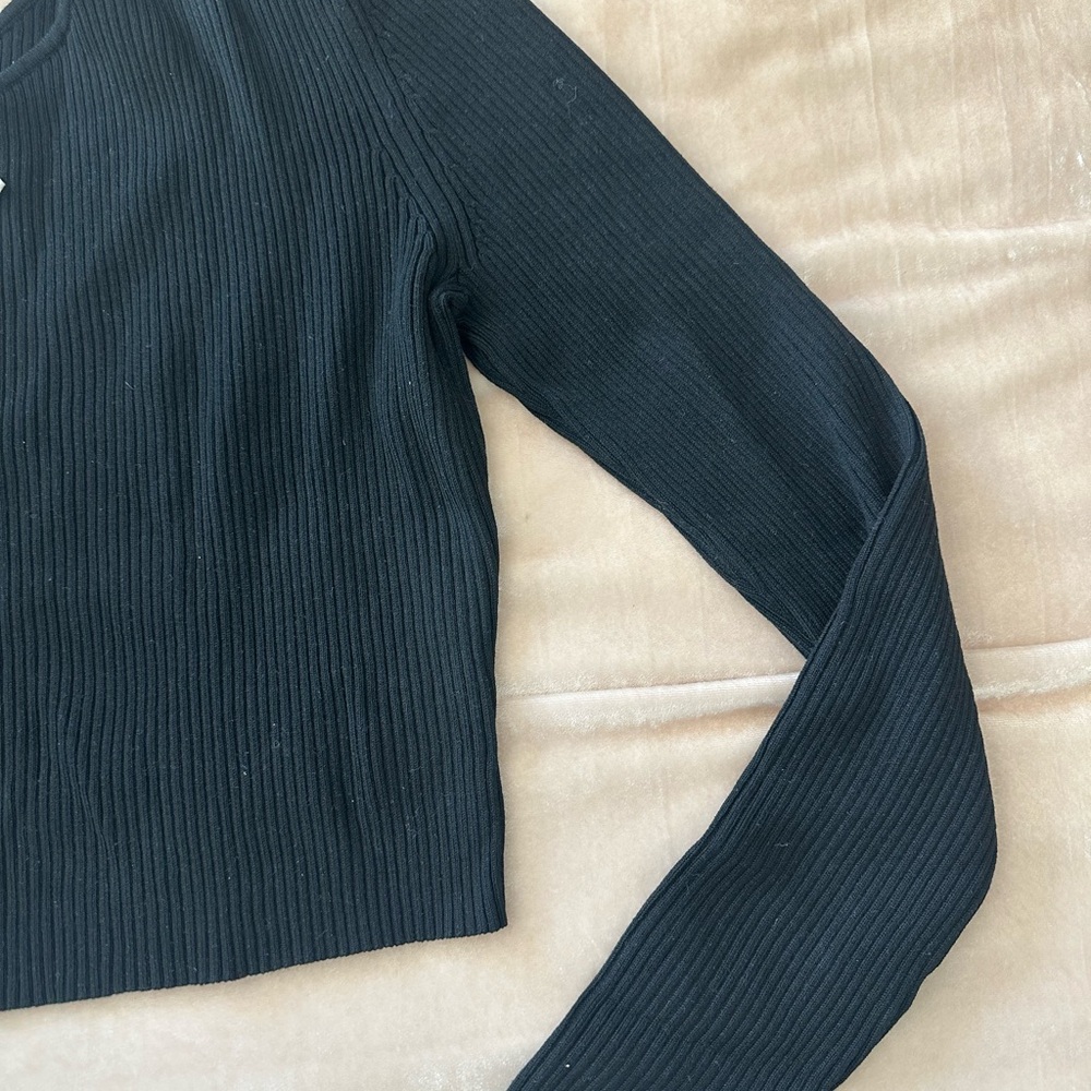 H&M Black Ribbed Top - Picture 3 of 3